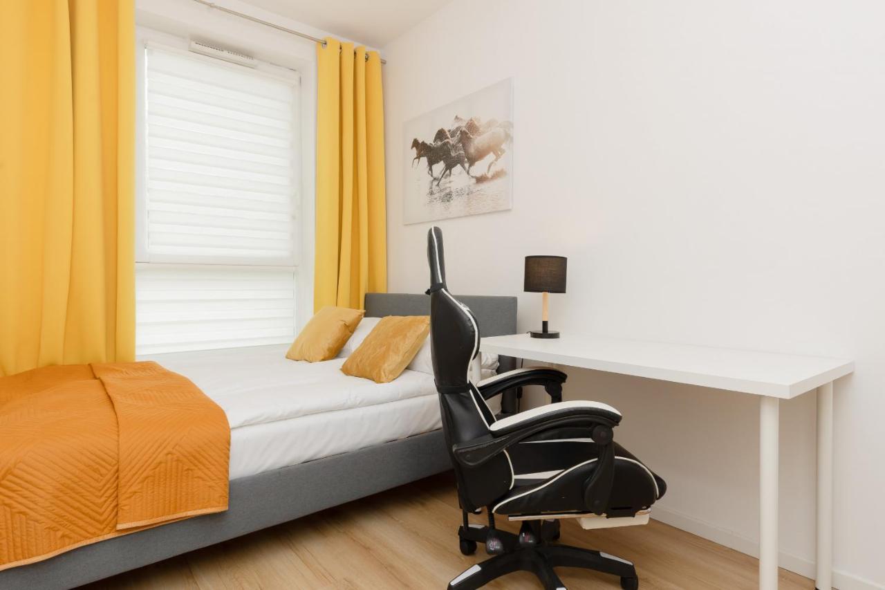 Apartment With Ac Warsaw Mokotow Business Centre By Noclegi Renters Exterior photo