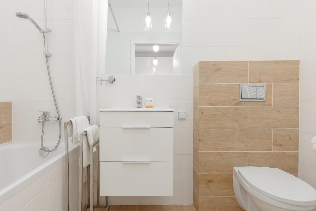 Apartment With Ac Warsaw Mokotow Business Centre By Noclegi Renters Exterior photo